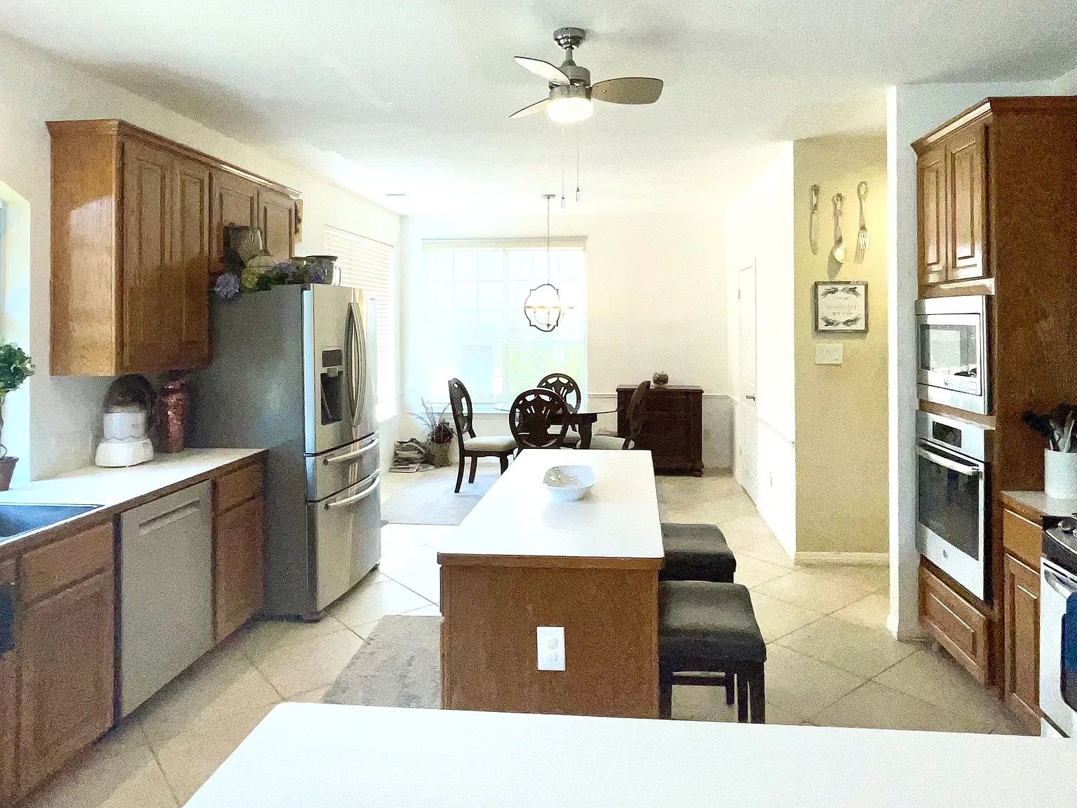 4 bed, 2.5 bath, 2875 sqft, $4,900 — Photo 3