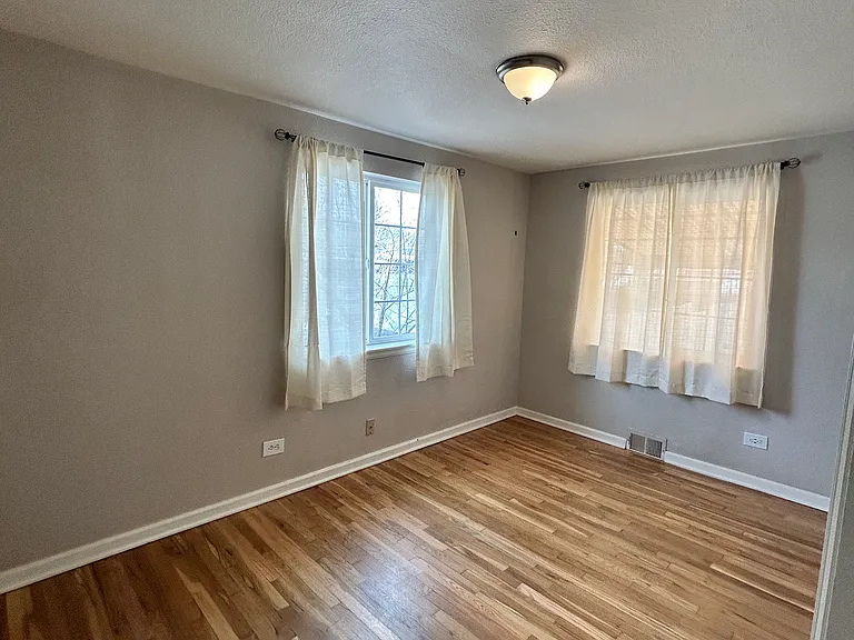 120 S Meade St — Photo 5