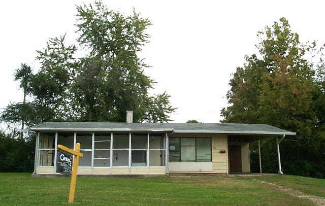 1st image of 3173 N Manor Ct