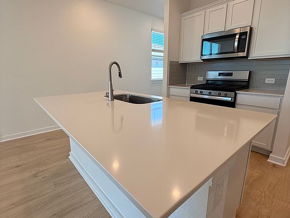 5th image of 10920 Tildon Ave #1
