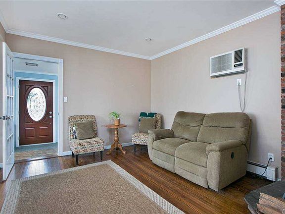 5th image of 648 Pecan St