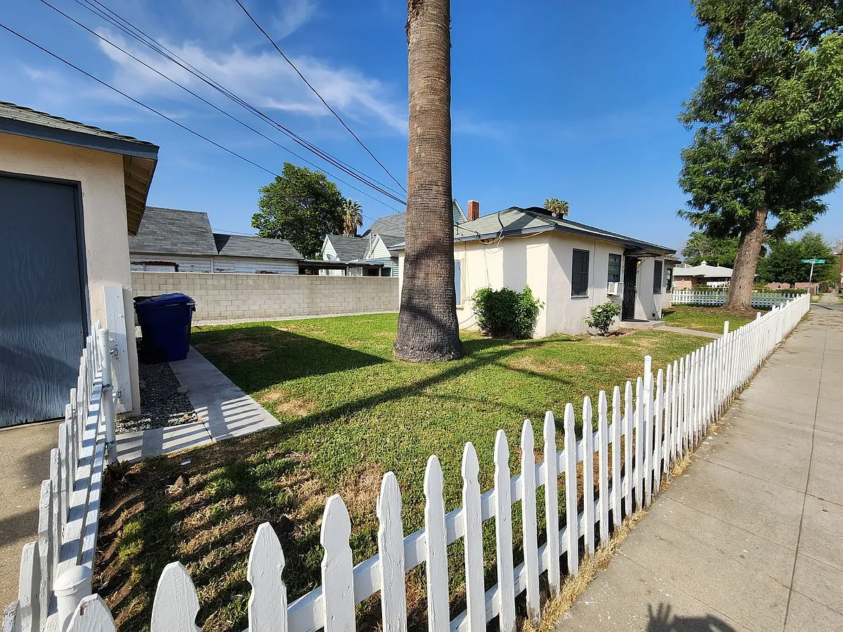 Building Photo - 1802 N Pershing Ave