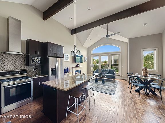 4th image of 1505 W Walton St #3