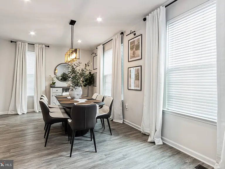 530 View Point Way — Photo 6