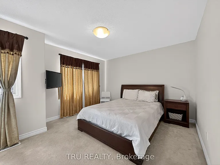 200 Celtic Ridge Cres — Photo 29