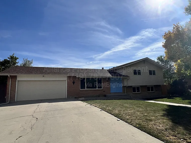 514 Catalina Dr — Photo 2