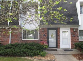 5001 Little Creek Ln APT B, Godfrey, IL 62035