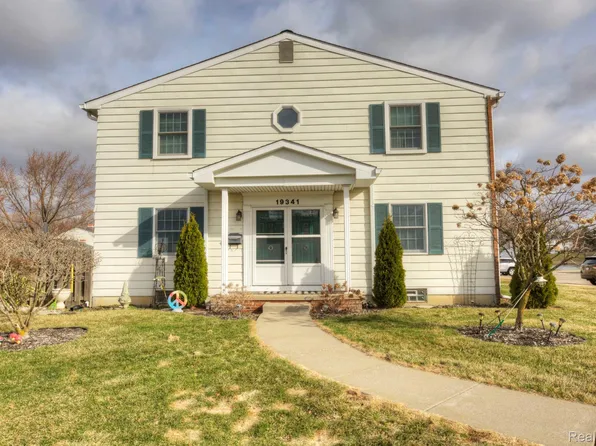 19341 Andover Ct, Northville, MI 48167