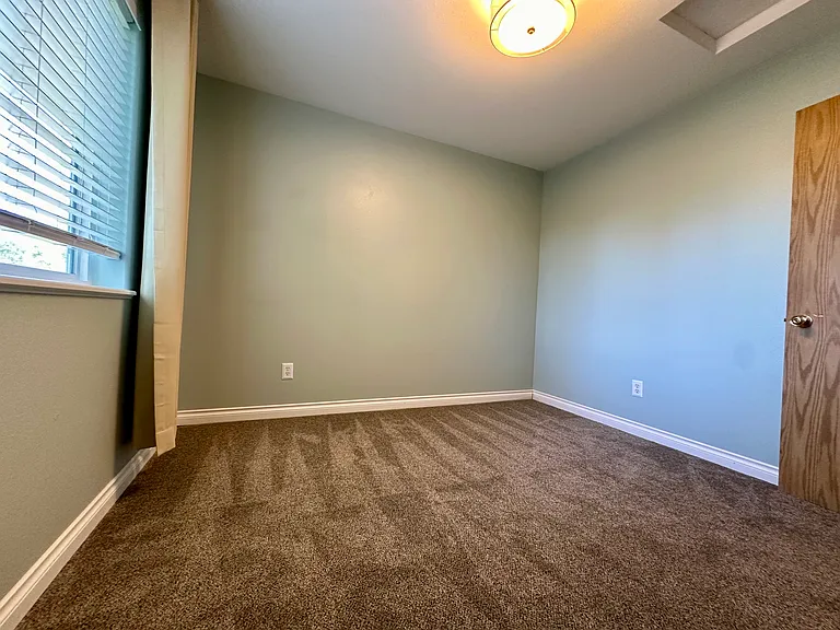 760 Hunt Cir — Photo 22