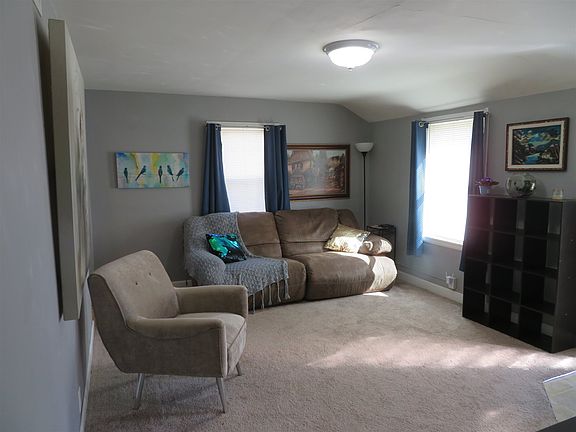 4th image of 313 S Kenmore Dr