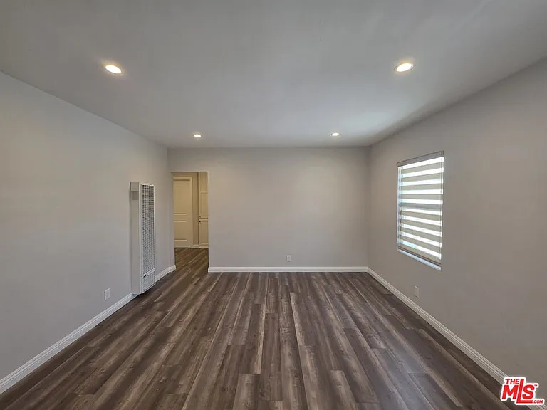 2012 S Holt Ave #2014 — Photo 20
