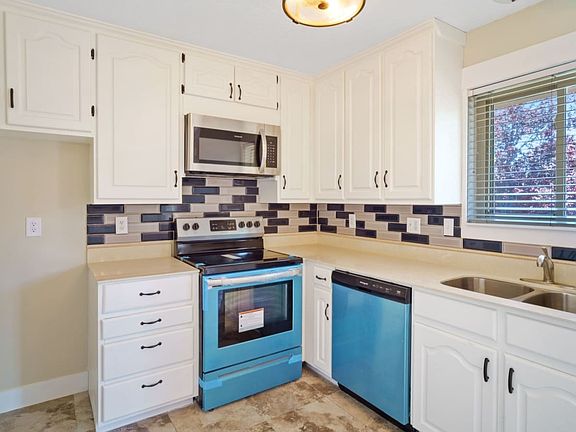 2nd image of 2505 W Hardrock Dr