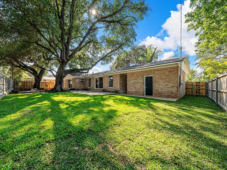 29011 Woodland Dr — Photo 65