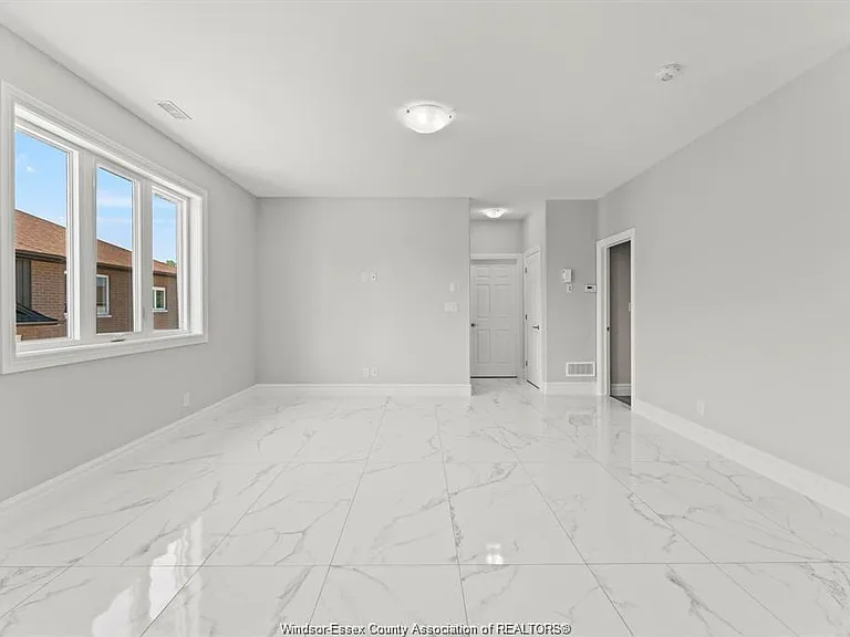 2280 Daytona Ave #D — Photo 6