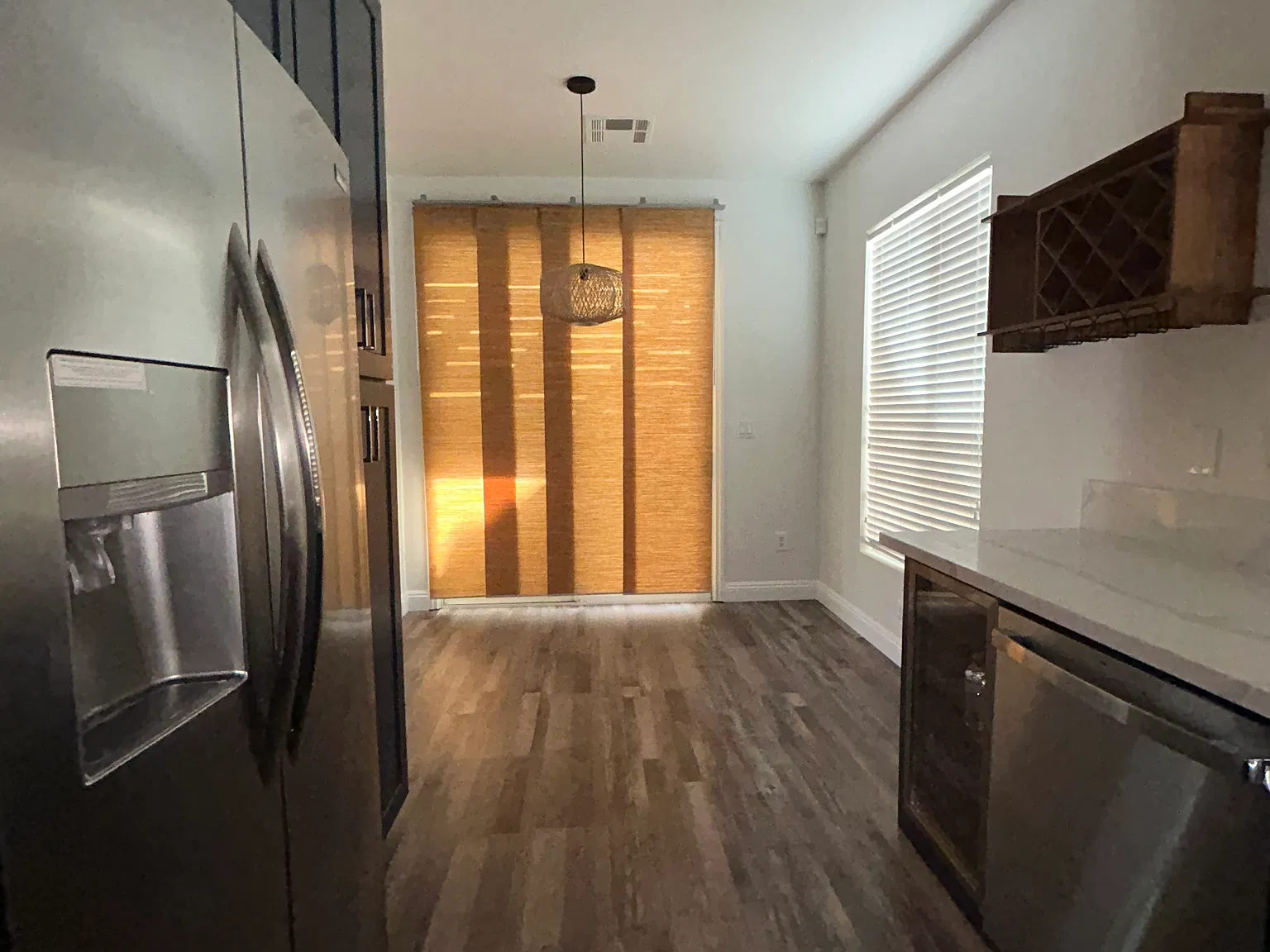 3 bed, 2.5 bath, 1362 sqft, $2,100 — Photo 4