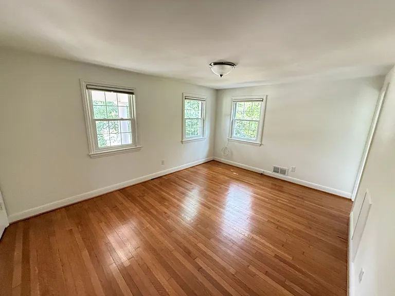5200 Massachusetts Ave — Photo 18