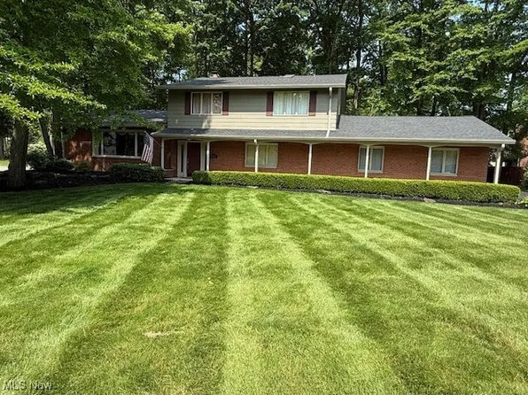 8674 Hunters Trl SE, Warren, OH 44484