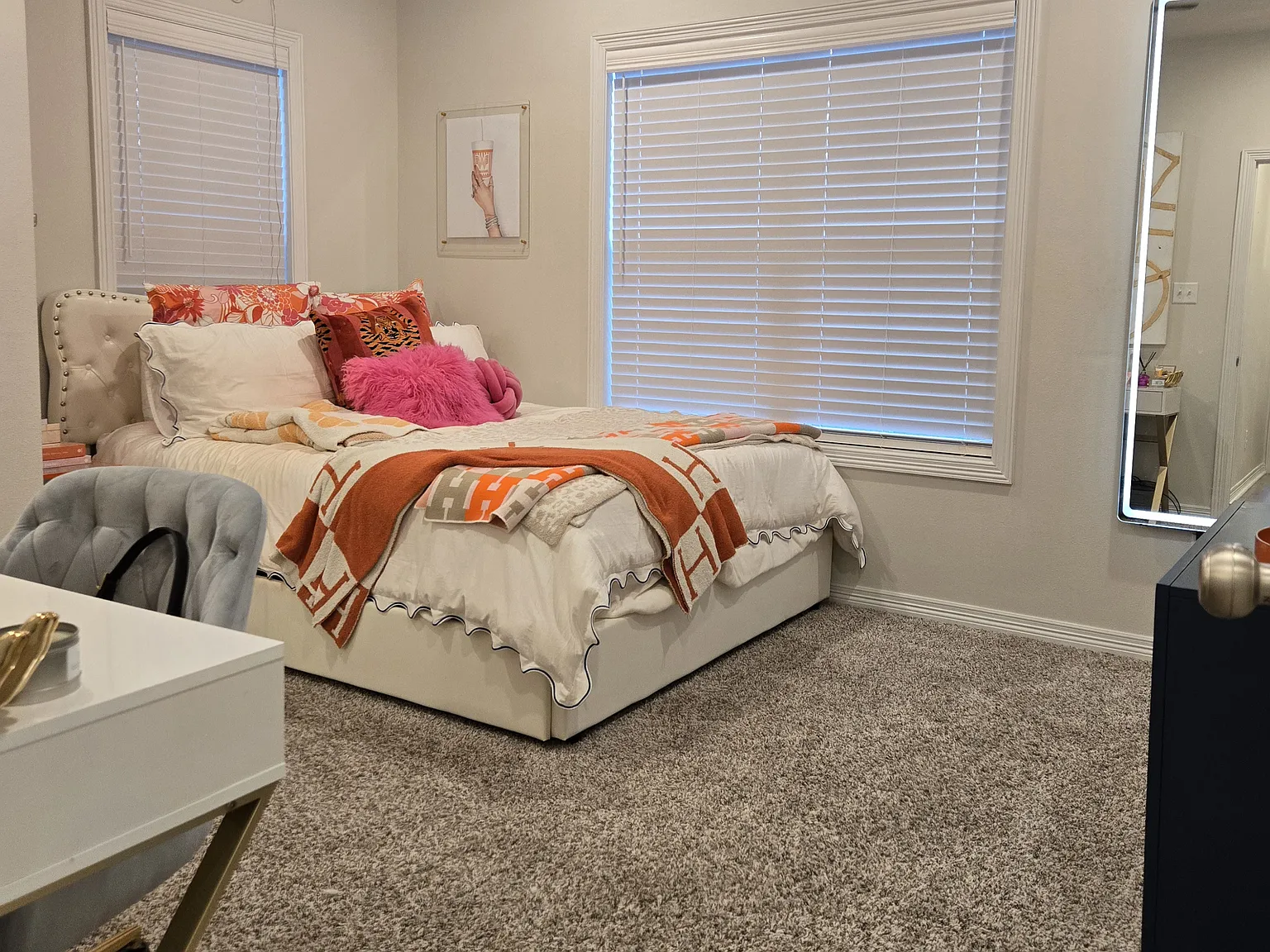 5 bed, 5.5 bath, 2360 sqft, $5,595 — Photo 2