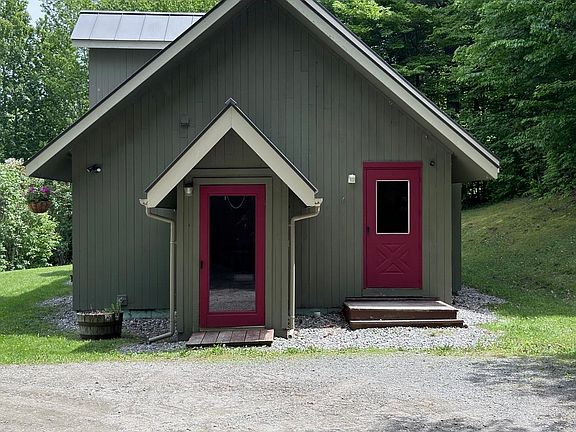 3rd image of 699 Glenbrook Road