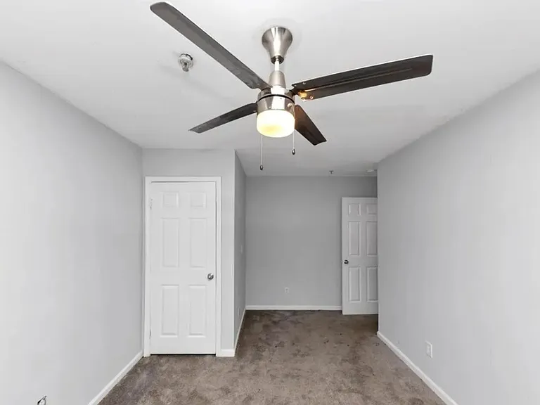 Forest Villa Dr NW — Photo 4