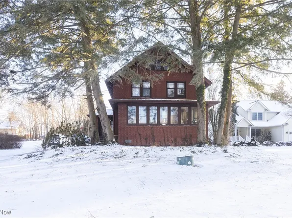 3238 Angleterre Blvd, Akron, OH 44312