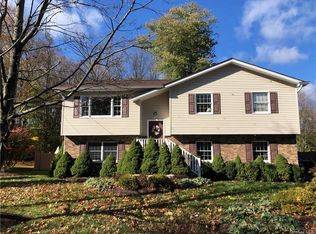 23 Brewster Dr, Middletown, NY 10940