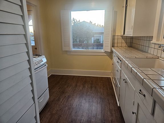 5th image of 607 Broadway #B