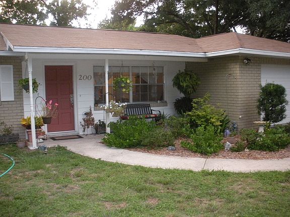 4th image of 200 NE 50th Ct