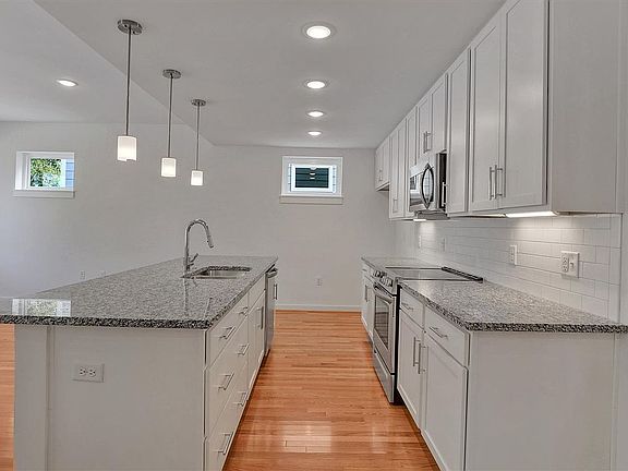 4th image of 1213 Bainbridge