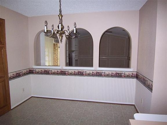 5th image of 1905 Mission Dr
