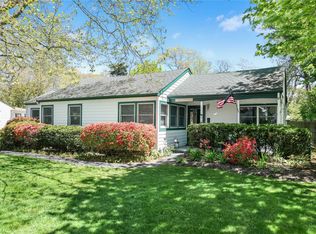 27 Country Club Rd, Bellport, NY 11713