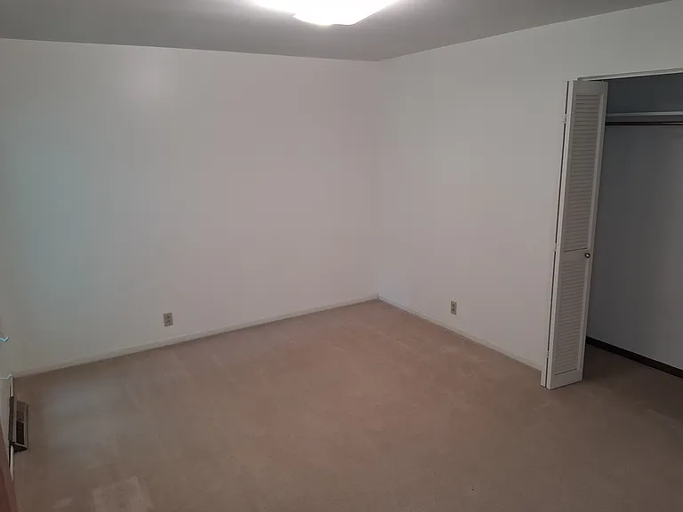 12368 Lakeshore Dr — Photo 13
