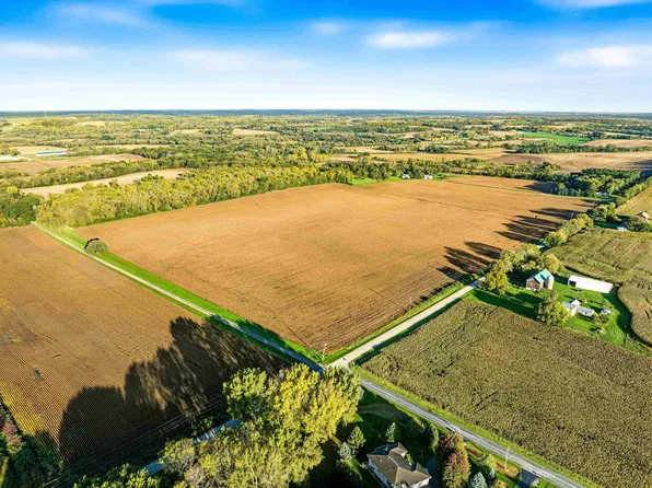 Faville Rd, Lake Mills, WI 53551