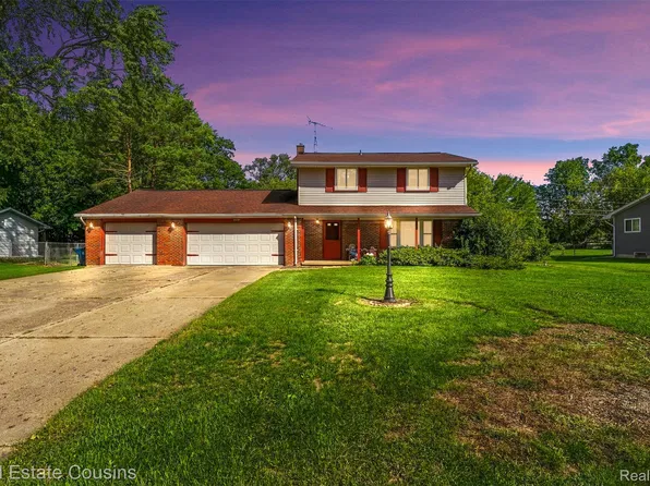 7449 Ironwood Dr, Swartz Creek, MI 48473