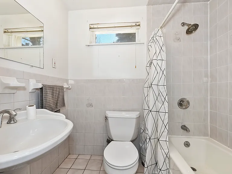 568 Manville Rd #UL — Photo 20