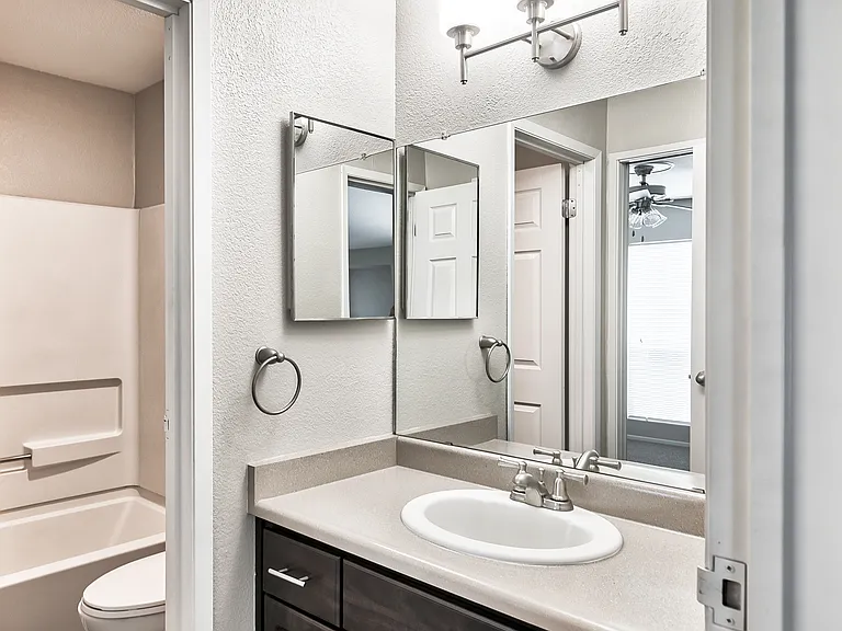 The Lodge at McCarran Ranch Apartment Homes — Photo 12