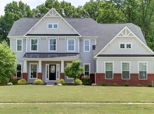 2589 Palmer Ln, Avon, OH 44011