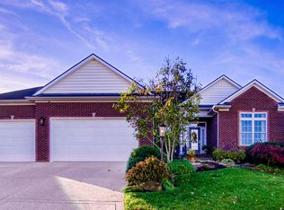 909 Uriel Ct, Evansville, IN 47725