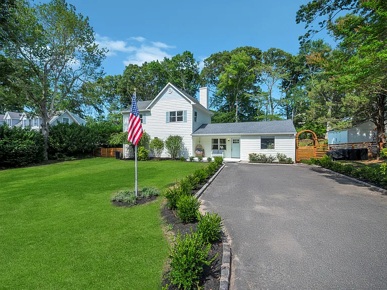9 Pine Tree Rd — Photo 3