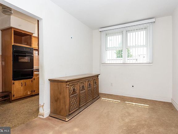 5th image of 1092 Glen Cir
