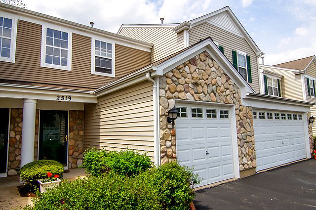 1st image of 2519 Oak Tree Ln #4028