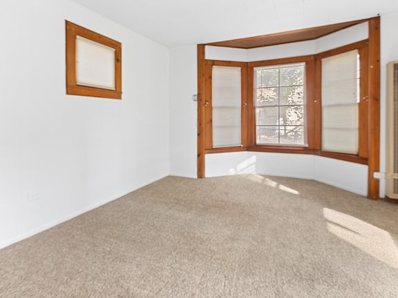 5th image of 1497 Laura St