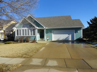 2202 Valley Rd, Yankton, SD 57078