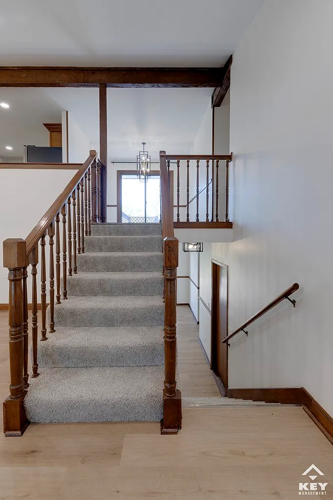4 bed, 3.0 bath, 2336 sqft, $1,900 — Photo 4