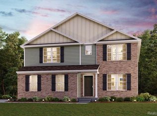 8389 Noor Dr, Grand Blanc, MI 48439