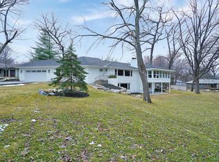 16856 Sherwood Rd, Minnetonka, MN 55345