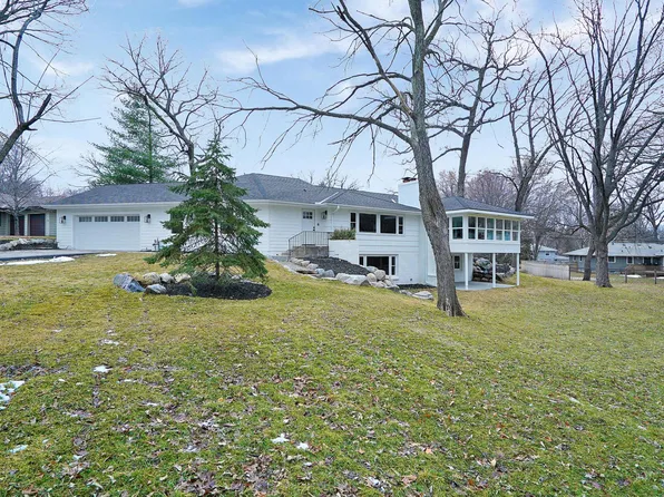 16856 Sherwood Rd, Minnetonka, MN 55345