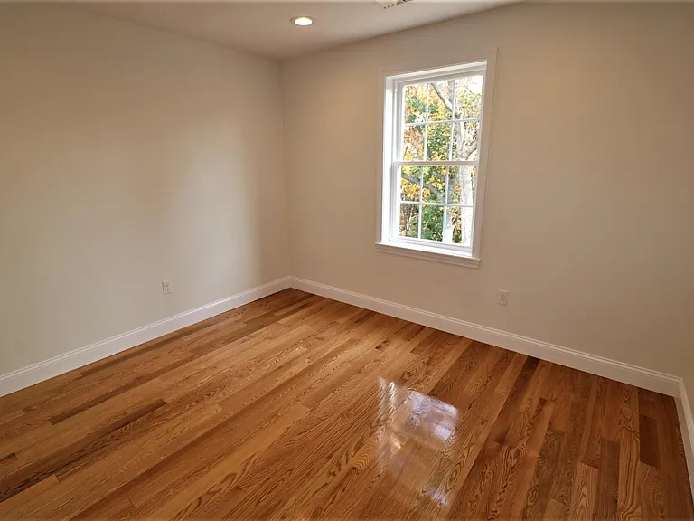 121 Hillcrest Ave — Photo 10