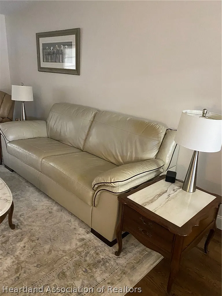 2 bed, 2.0 bath, 1015 sqft, $1,750 — Photo 3