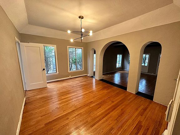 2nd image of 360 N Orange Grove Ave #360